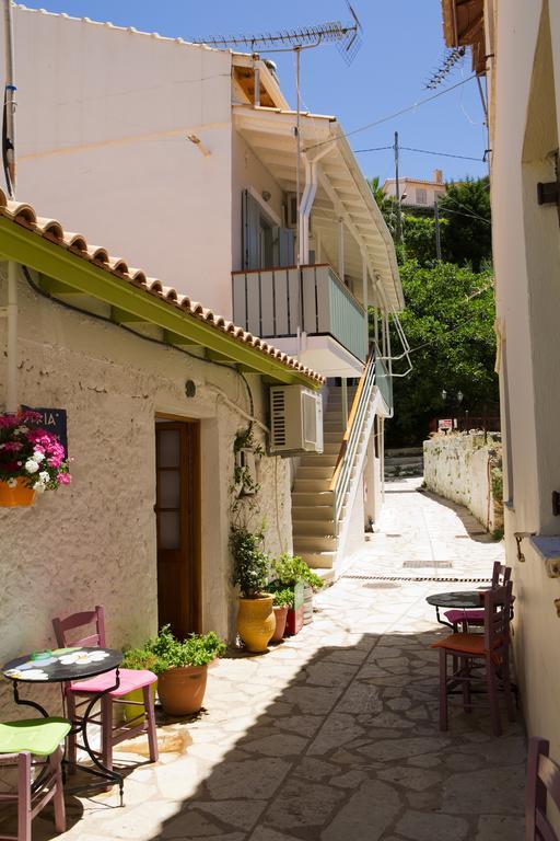Central Studios In Agios Nikitas Pedestrian Zone Экстерьер фото