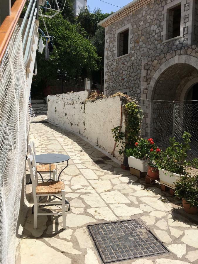 Central Studios In Agios Nikitas Pedestrian Zone Экстерьер фото